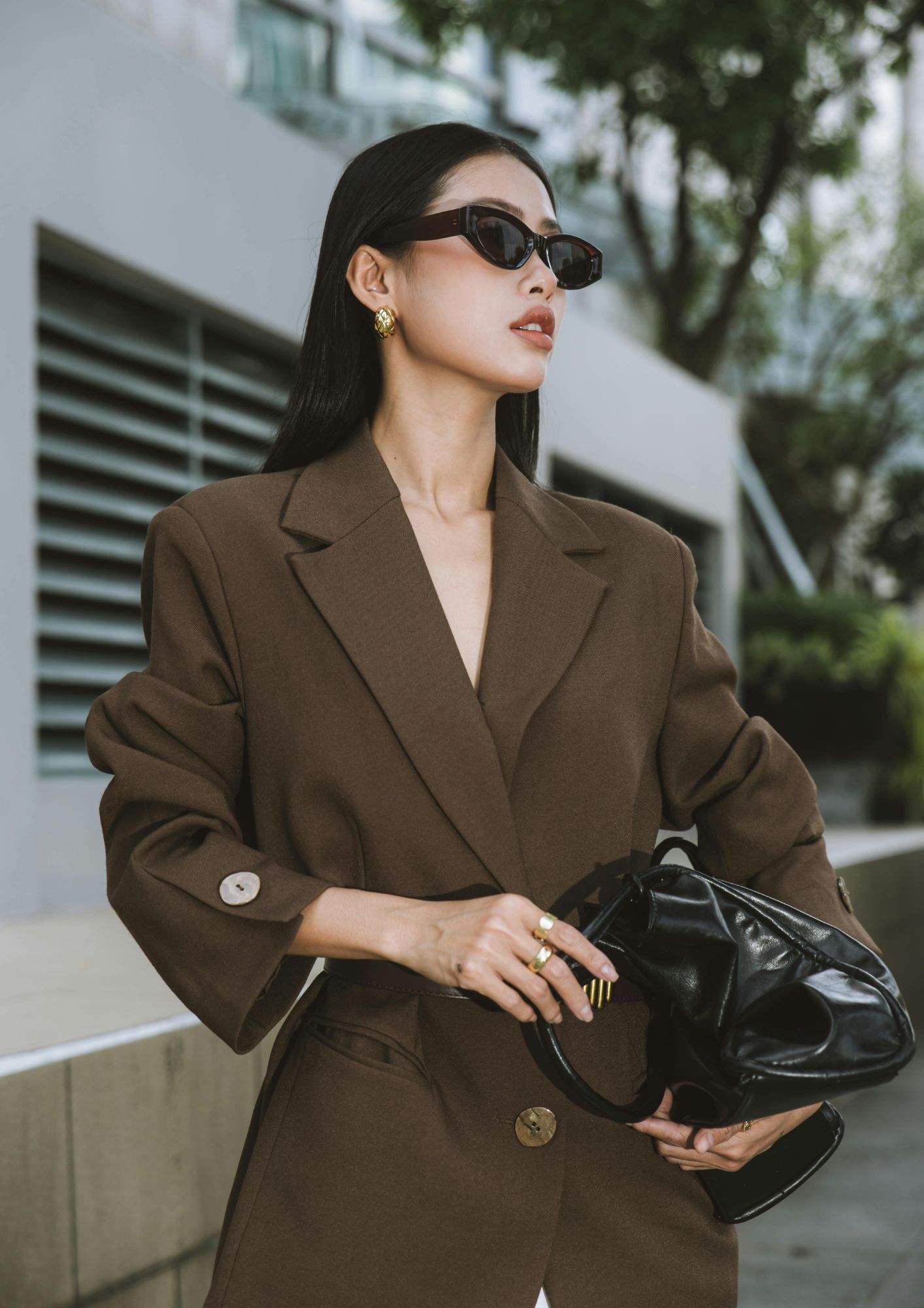 modella in posa fashion